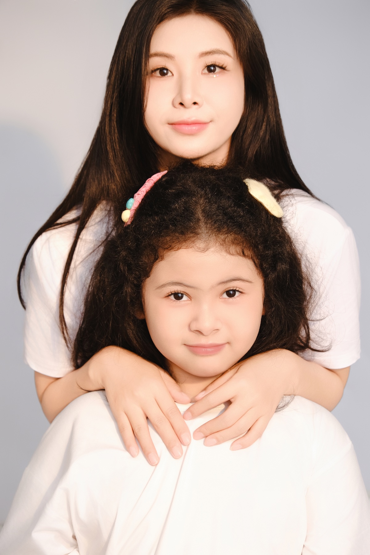 Jessy和女儿Bella的合照